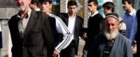 Ramazani në Taxhikistan: Të miturve u ndalohet hyjë në xhami Kkkk10