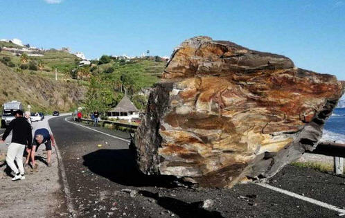 Churnalism: Recently in Southern Spain a rock rolled onto a road. Rock11