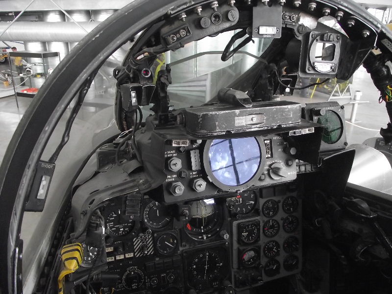 F4-F Phantom Cockpit Flugwe26