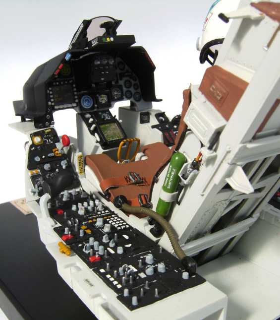 F16 Cockpit M1:12 Bild6126