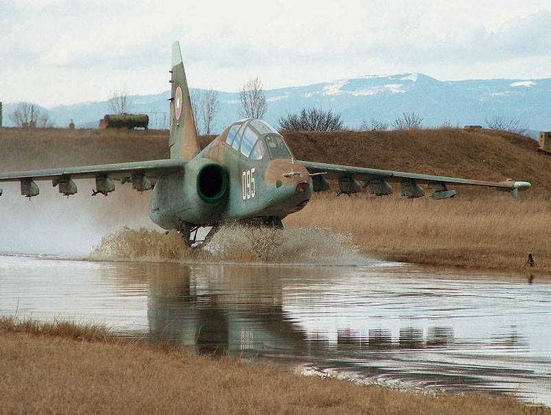 5th gen light mulltirole fighter/Mikoyan LMFS - Page 18 Su-25_10