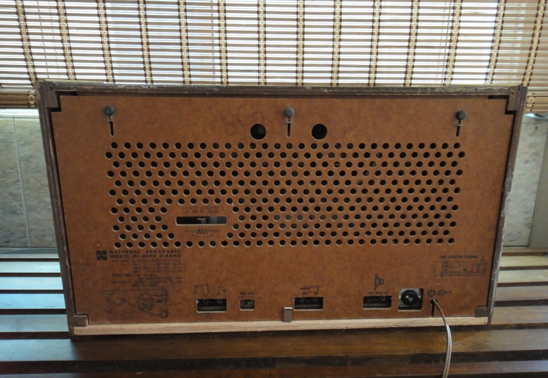 Vintage National Panasonic Tube Radio