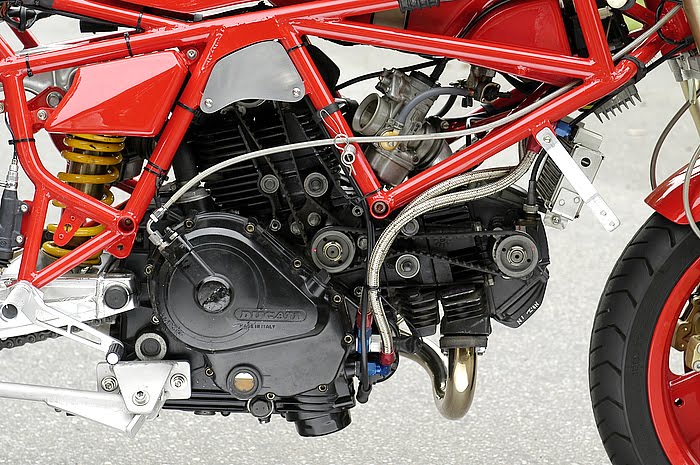 Ducati TT 750 Ducati85