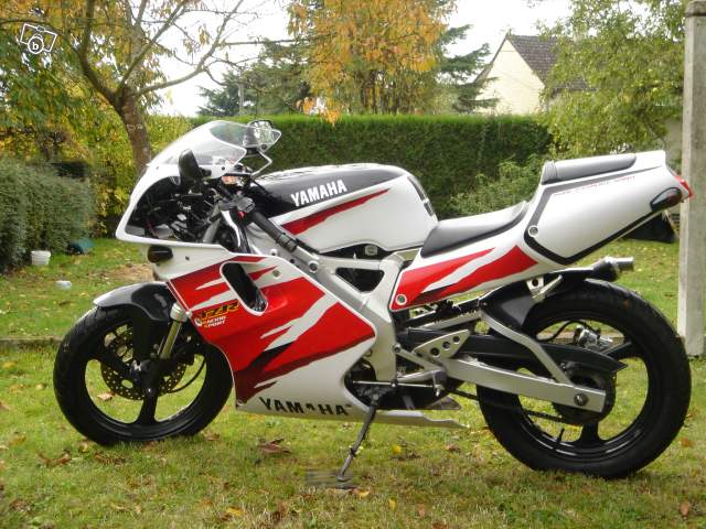 devinette : c'est quoi comme moto ? Tzr210