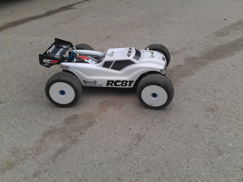 Voila mon RC8T Imag0416