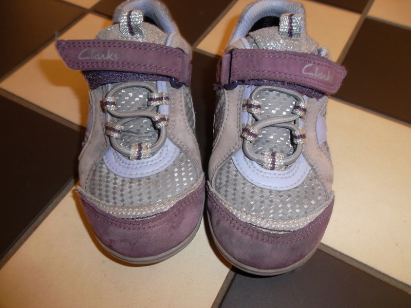 Clarks girls shoes, boots,trainers 5.5 & 6f Sam_0512