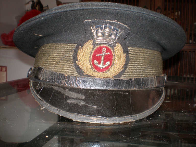 Latest arrival Merchant Navy ww2 and 1960 22 ieme regiment visor cap P7220010