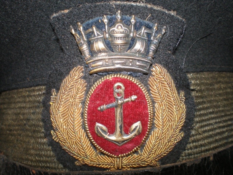  Latest arrival Merchant Navy ww2 and 1960 22 ieme regiment visor cap P7220011