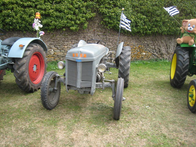 pointe st Mathieu suite VIEUX TRACTEURS Img_0036