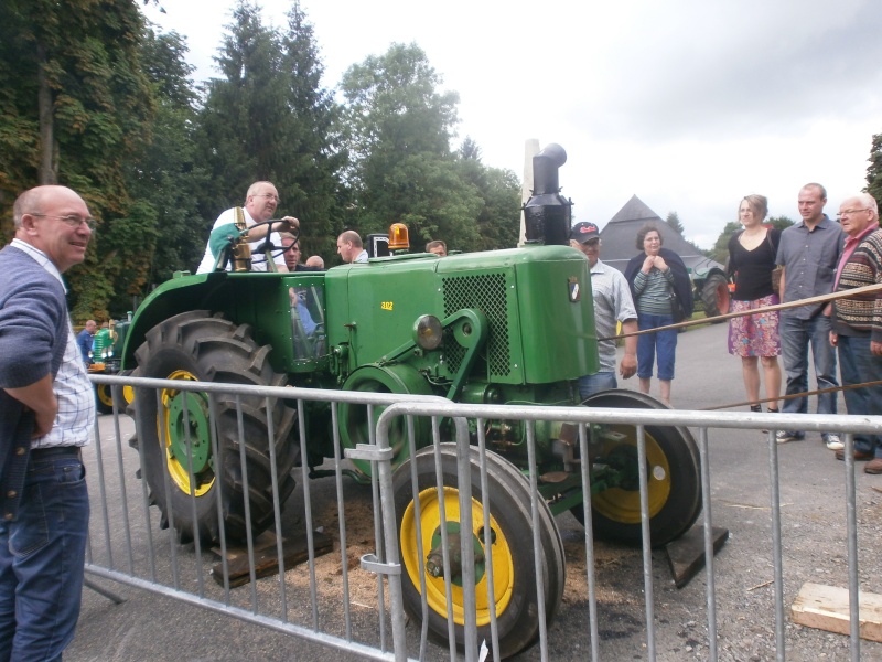 1er Juillet 2012: Expo vieux tracteurs à LESCHELLE  02 P7010315