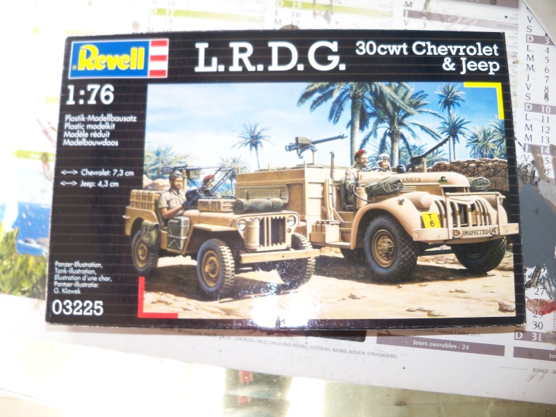 [VINTAGE 2012] [Revell] L.R.D.G. 30cwt chevrolet  and Jeep 100_2713