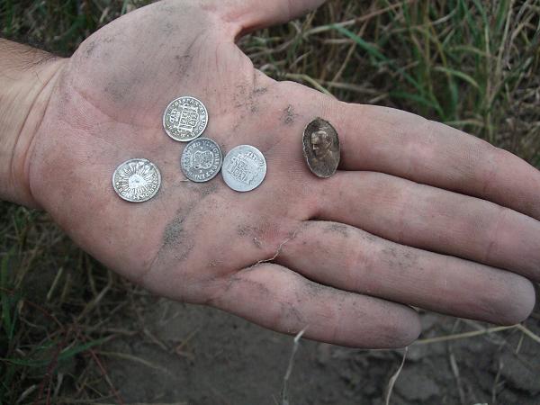 Hallazgo monedas de plata y una medalla!!! FOTOS  513