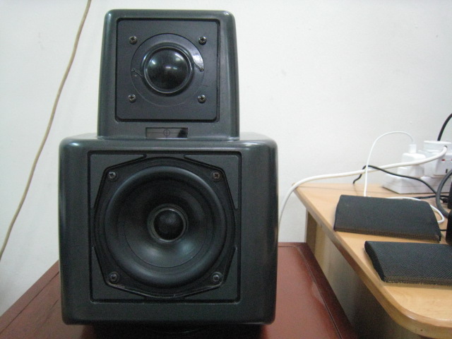 Kef 105.2 Ref Speaker (used) Img_2316