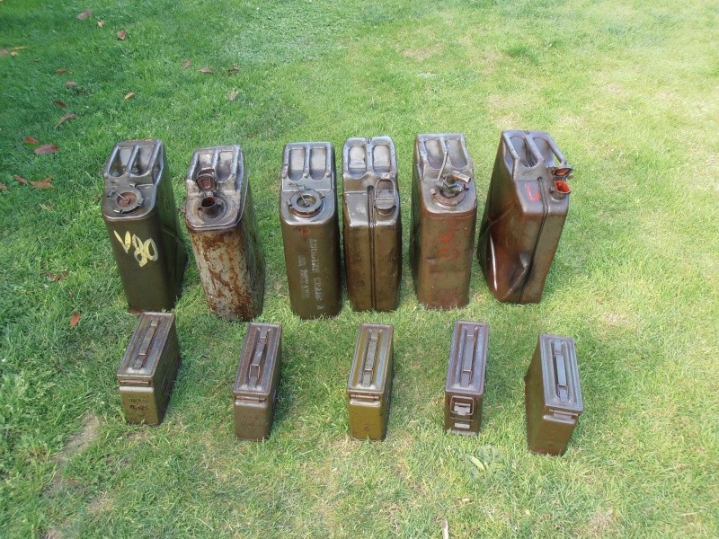 De la ferraille : jerrycan + boîtes de munitions P6220132