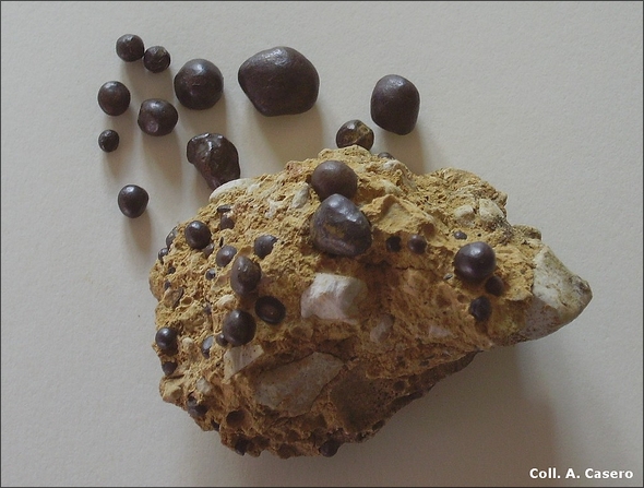 Micro météorites ou autres composés. A déterminer. Minera10