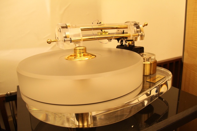Clearaudio -Reference Turntable (SOLD) 01092011