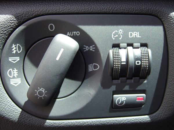 Audi A3 sportback 1.9 TDI 105 Ambiente gris Akoya - Page 4 2010_010