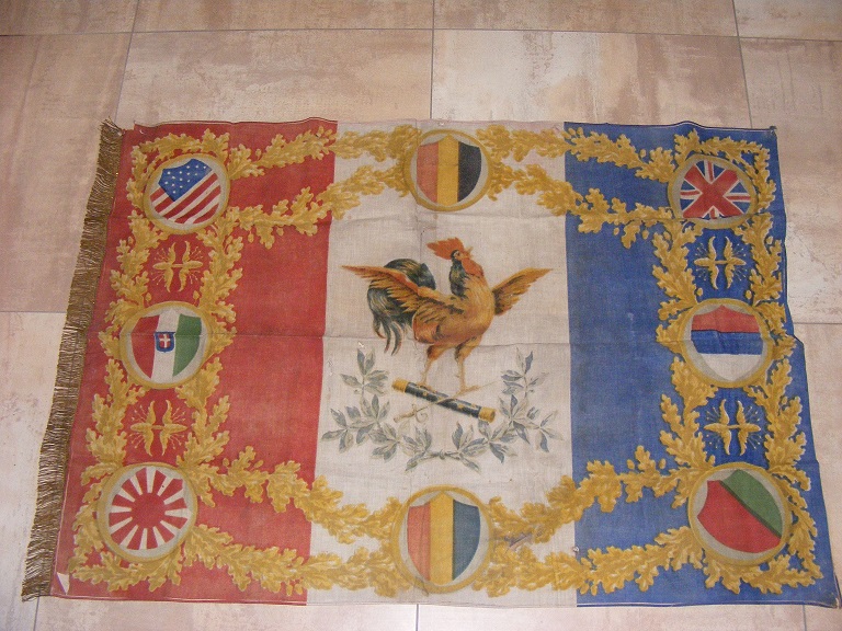 (E) Drapeau commémoratif de la victoire ( à retirer de la vente) Dscf8760