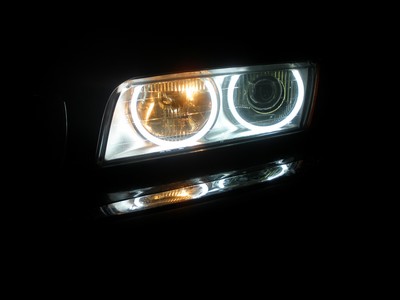 [BMW E38] Installation d'angel eyes CCFL Q-phar32