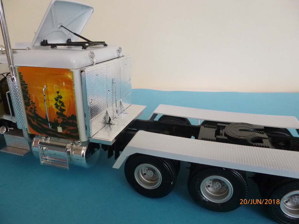 Peterbilt Canadian Hauler von Revell 1:25 gebaut von Millpet P1090620