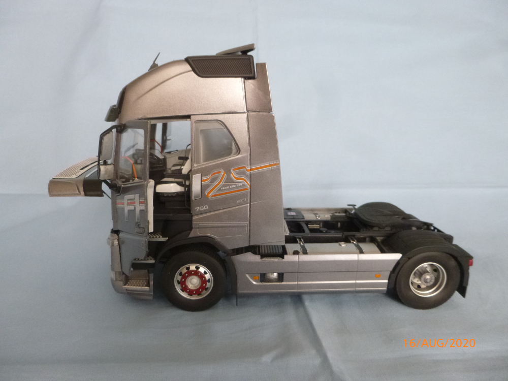 Volvo FH16 Globetrotter 1:24 Italeri geb. von Millpet P1120059