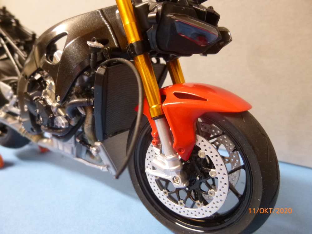 Honda CBR1000-R Fireblade Tamiya 1:12 gebaut von Millpet - Seite 2 P1120669