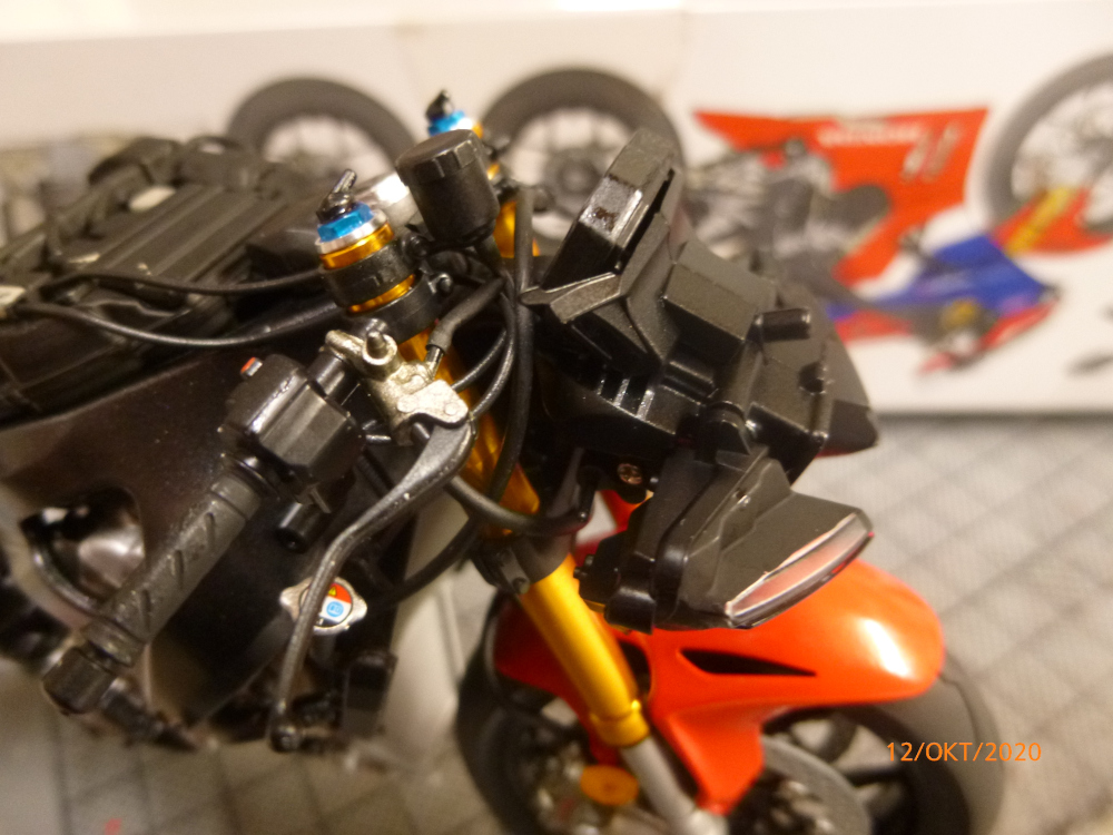 Honda CBR1000-R Fireblade Tamiya 1:12 gebaut von Millpet - Seite 2 P1120674