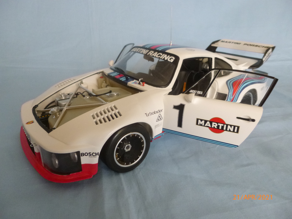 Porsche 935 Martini Tamiya 1:12 gebaut von Millpet Galeriebilder P1130329