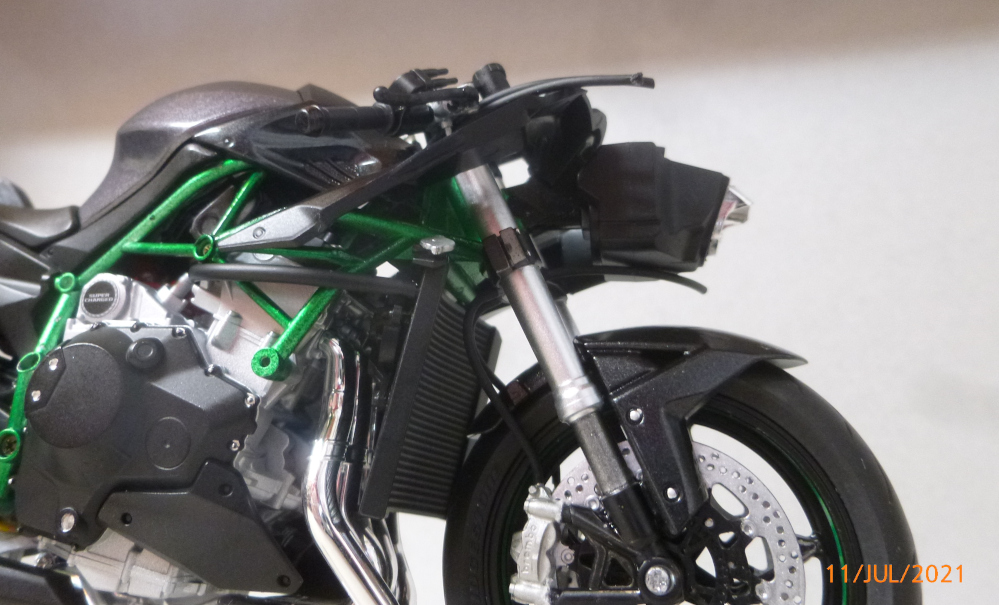 KAWASAKI Ninja H2 Carbon 1:12 Tamiya geb. von Millpet - Seite 2 P1130403