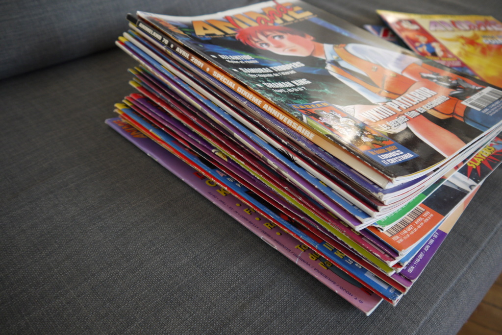 (VDS) Lot de 23 magazines Animeland, Cartes X-files/Vans P1080815