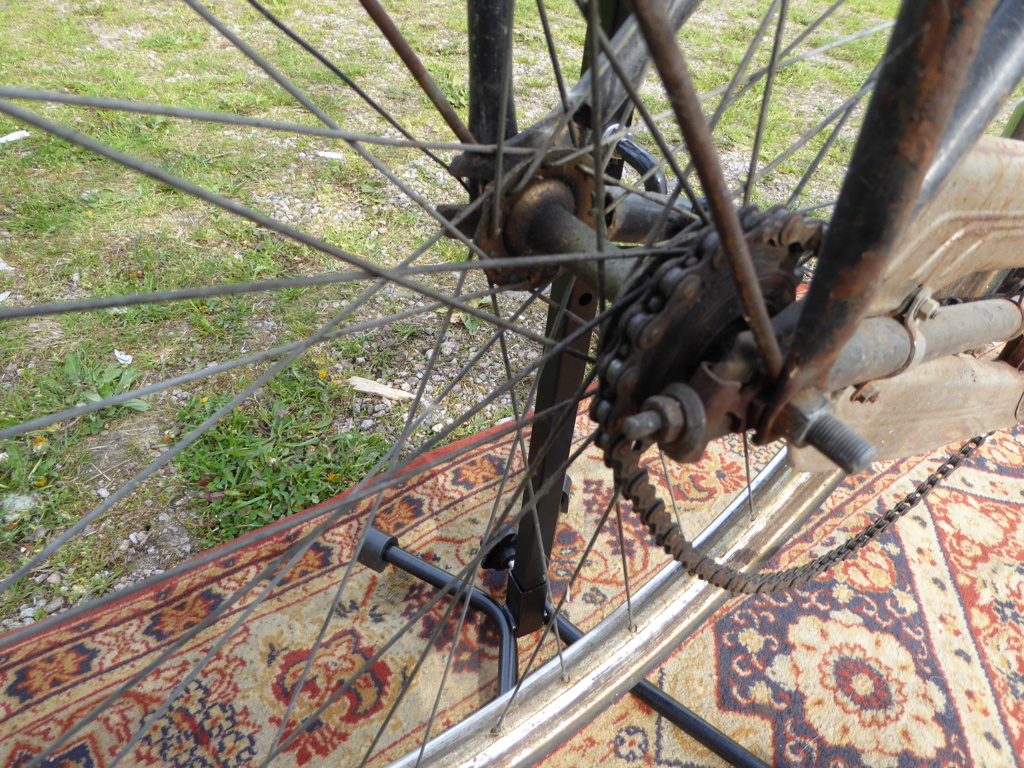 Vélo Italien Wolsit, freins à tringles, avec du Radaelli, Gnutti et Fulgur dedans. P1040050