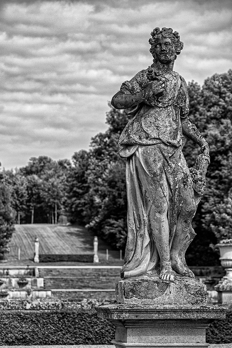 Statue dans les jardins de Vaux le Vicomte P7101710