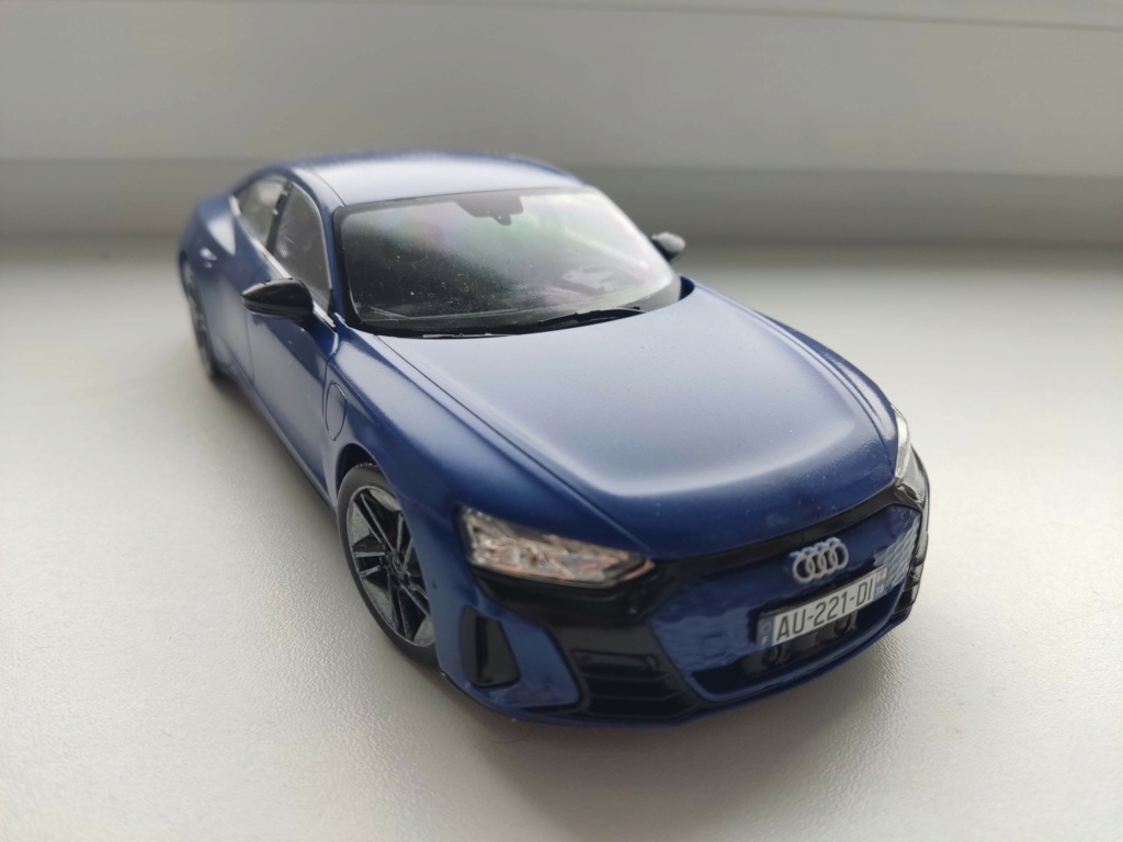 Audi RS e-tron GT easy-click-system (Revell) Img_2019