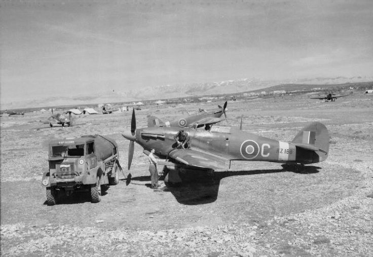 ARMA HOBBY Hurricane MKI 1/72ème RAF Aker_h11