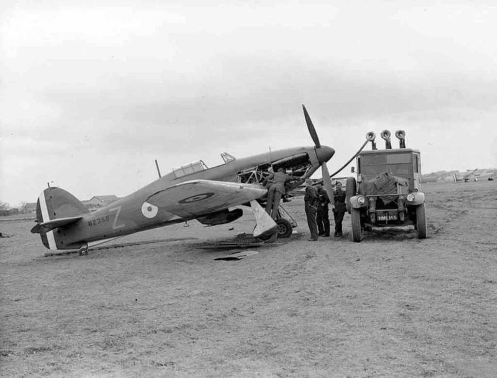 ARMA HOBBY Hurricane MKI 1/72ème RAF Hurri_10