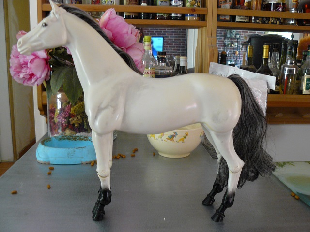 [PHOTOS] Mes restaurations de poney (et de poupées ! ) (07/2023) - Page 16 P1150680