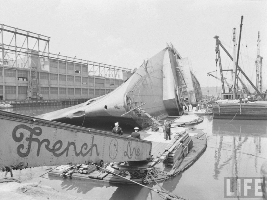 [FRANCE] Paquebot NORMANDIE (Compagnie Générale Transatlantique) - Page 3 1f782710