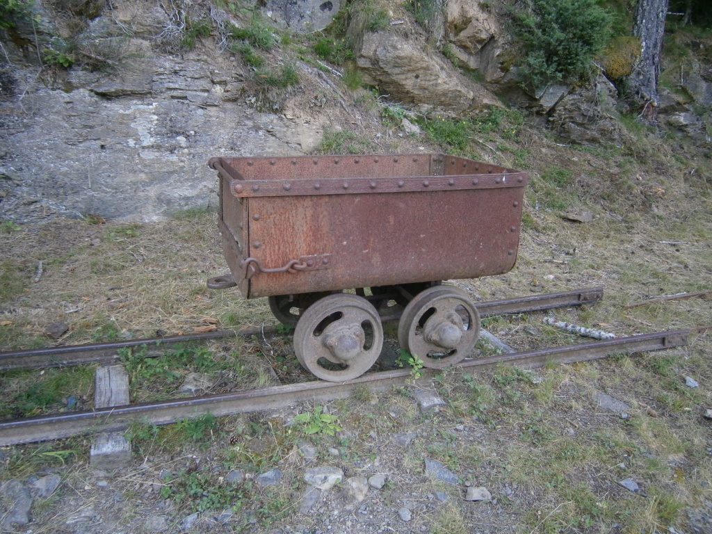 Arqueologia ferroviària - Mina Victoria P7140011