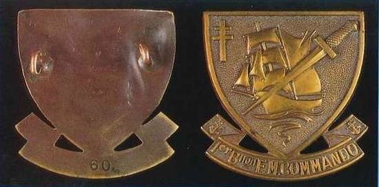 Identification insigne commandos marine - Page 2 Badge_10