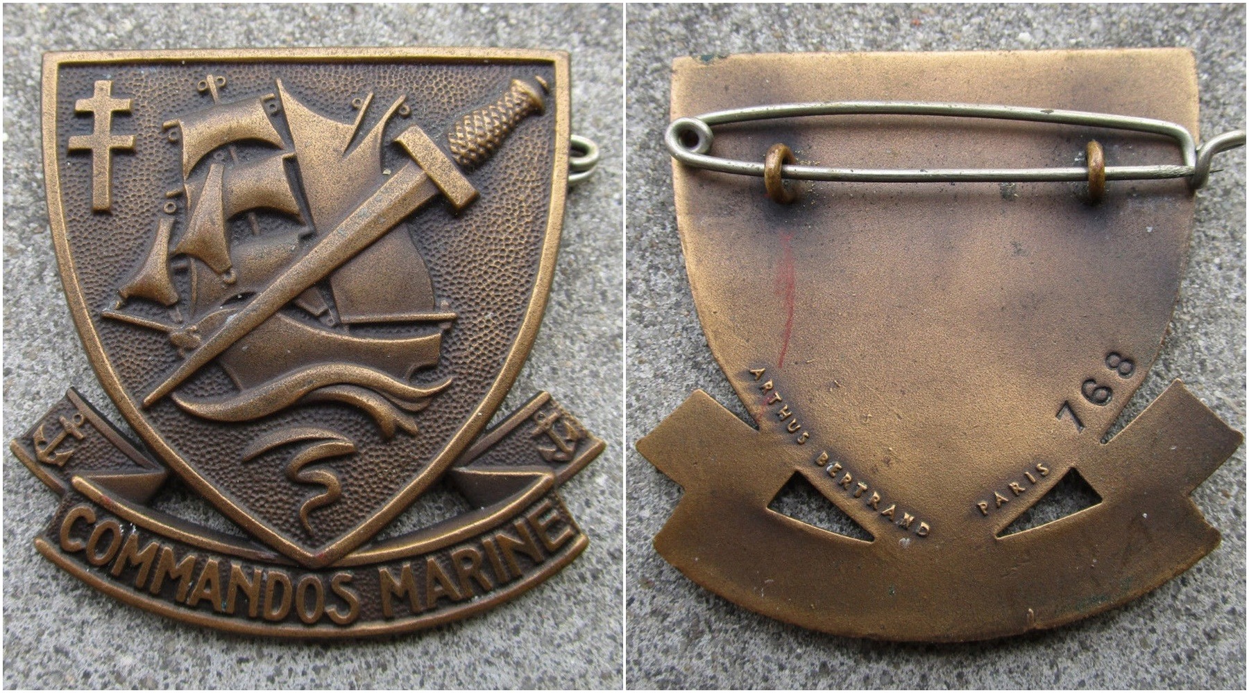 Identification insigne commandos marine - Page 2 Page111
