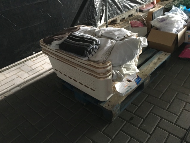 7 pallets staan klaar Img_0725