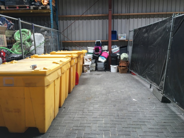 7 pallets staan klaar Img_0825