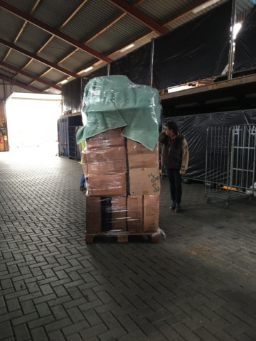 7 pallets staan klaar Img_0831
