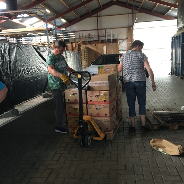 5 pallets staan klaar Img_3220