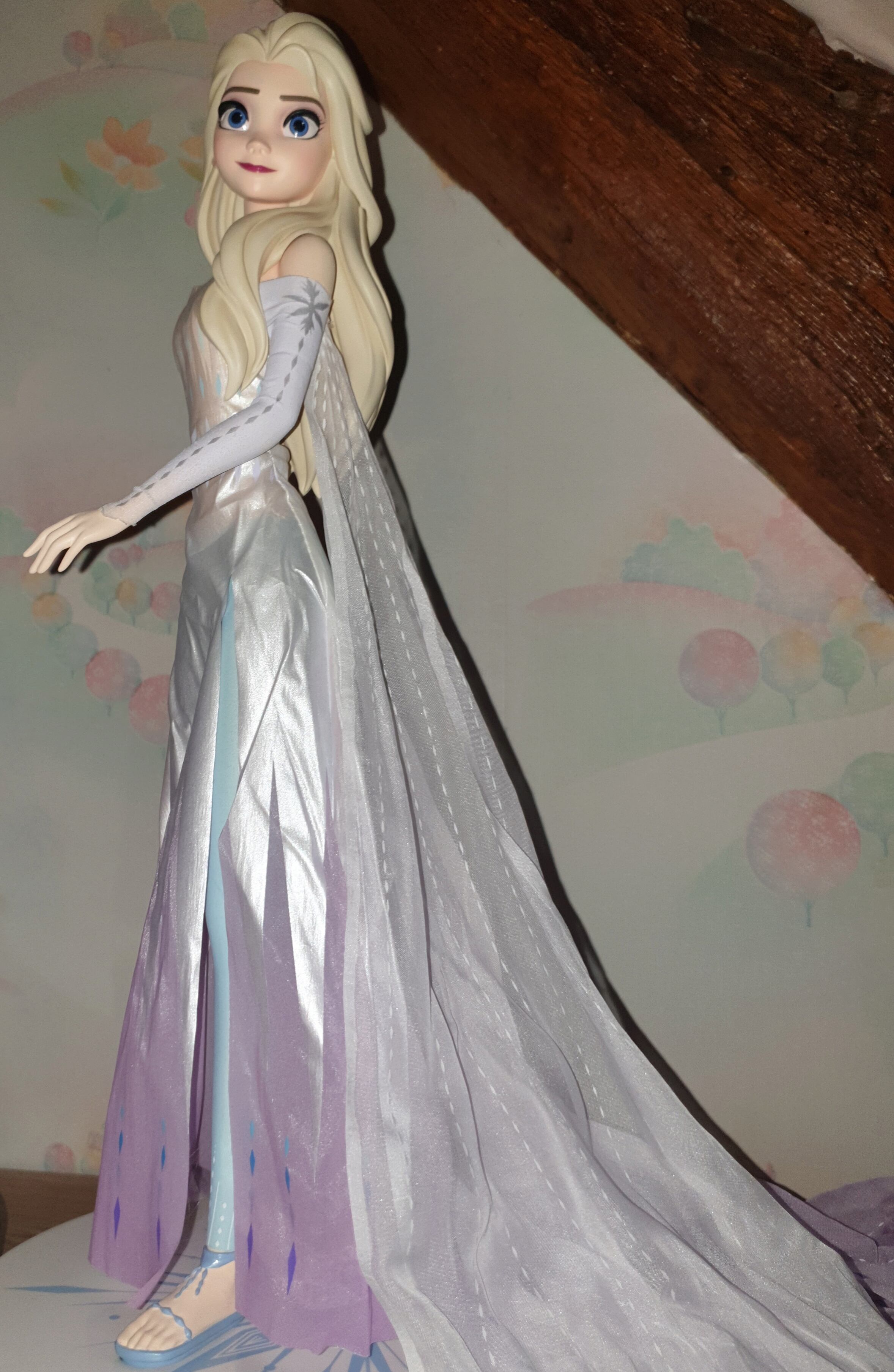 [Beast Kingdom] Figurines géantes à l’effigie d'Elsa et Anna de Frozen II  20211115