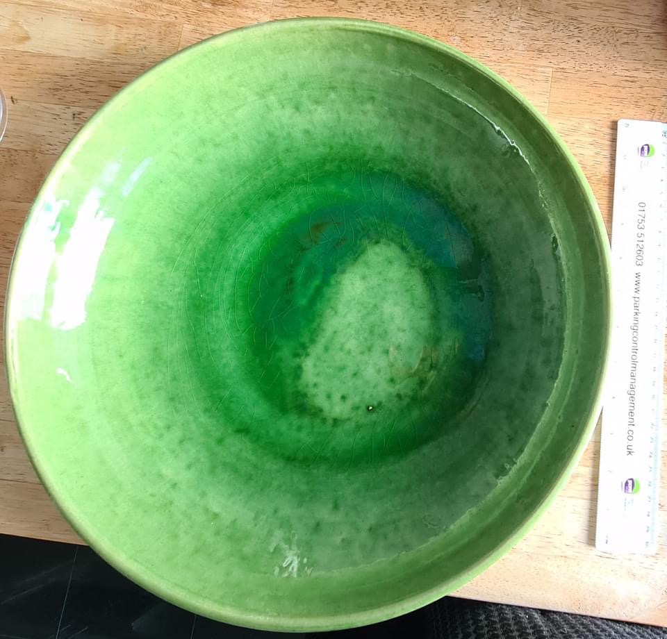 Green glazed bowl with marks - Biot, France  E3352e10