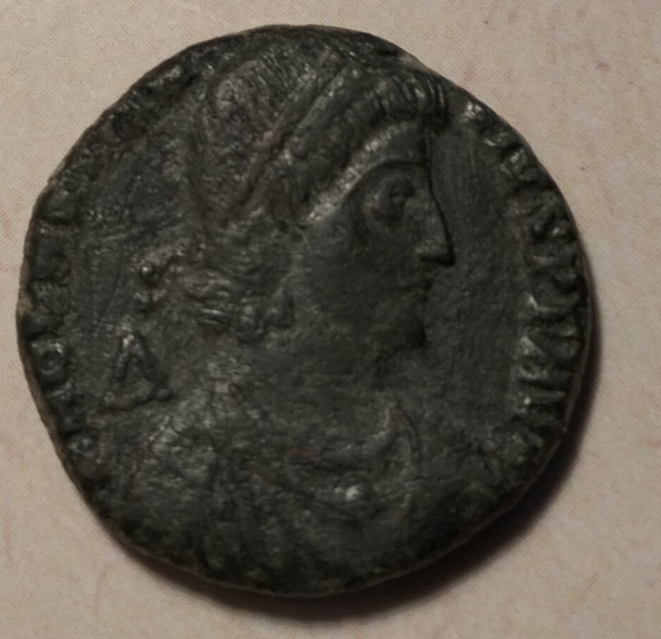 Moneda AE2 Constancio II del temp reparatio Img_2054