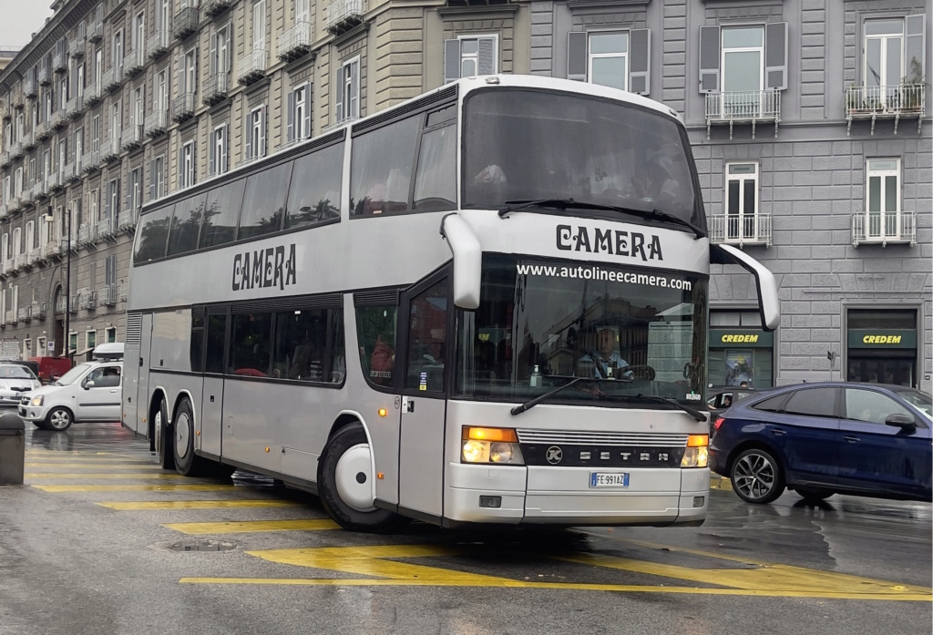 Divers cars et bus italiens (I) - Page 11 Img_8411