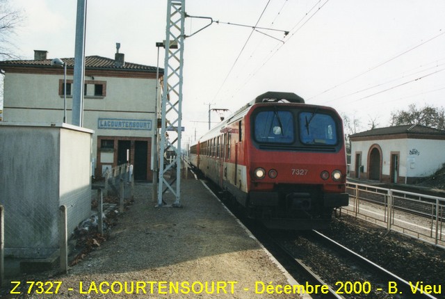 Pk 249,8 : Gare de Lacourtensourt (31) Lacour10
