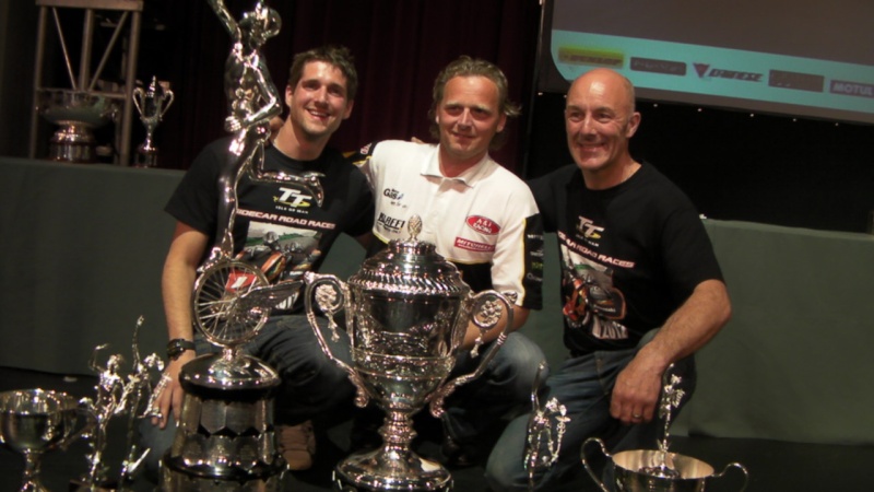 TT 2012 : comme la Quouine, nous jubilons # 12 - Page 4 Sany0129